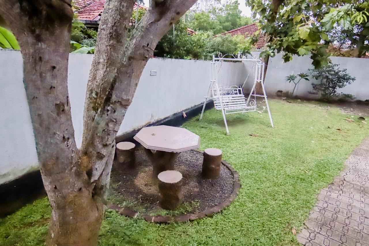 Apartamento Stairway Way To Heaven Ambalangoda  Exterior foto