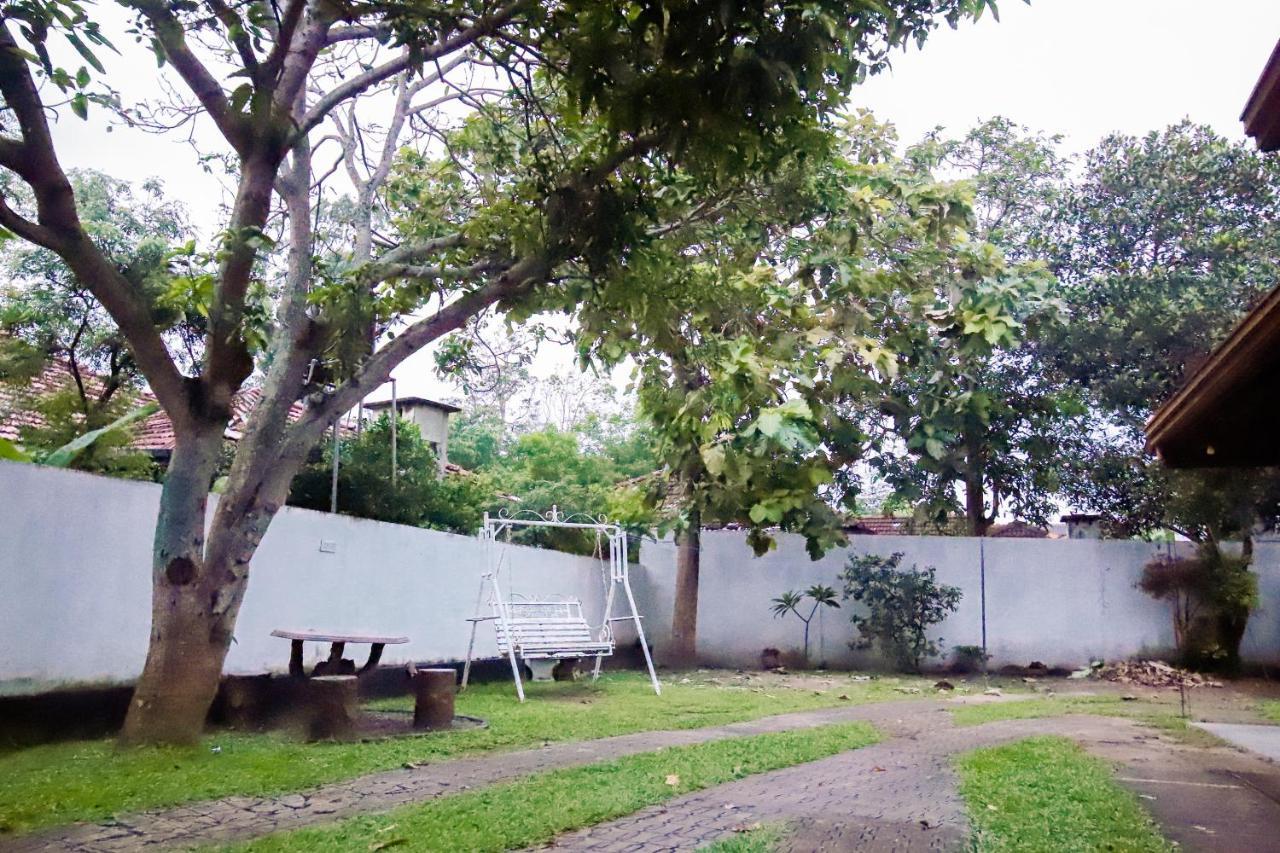 Apartamento Stairway Way To Heaven Ambalangoda  Exterior foto
